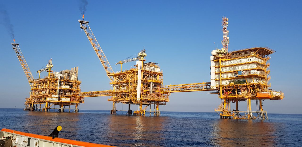 تأمین 42 درصد بنزین کشور از نفت ستاره خلیج فارس