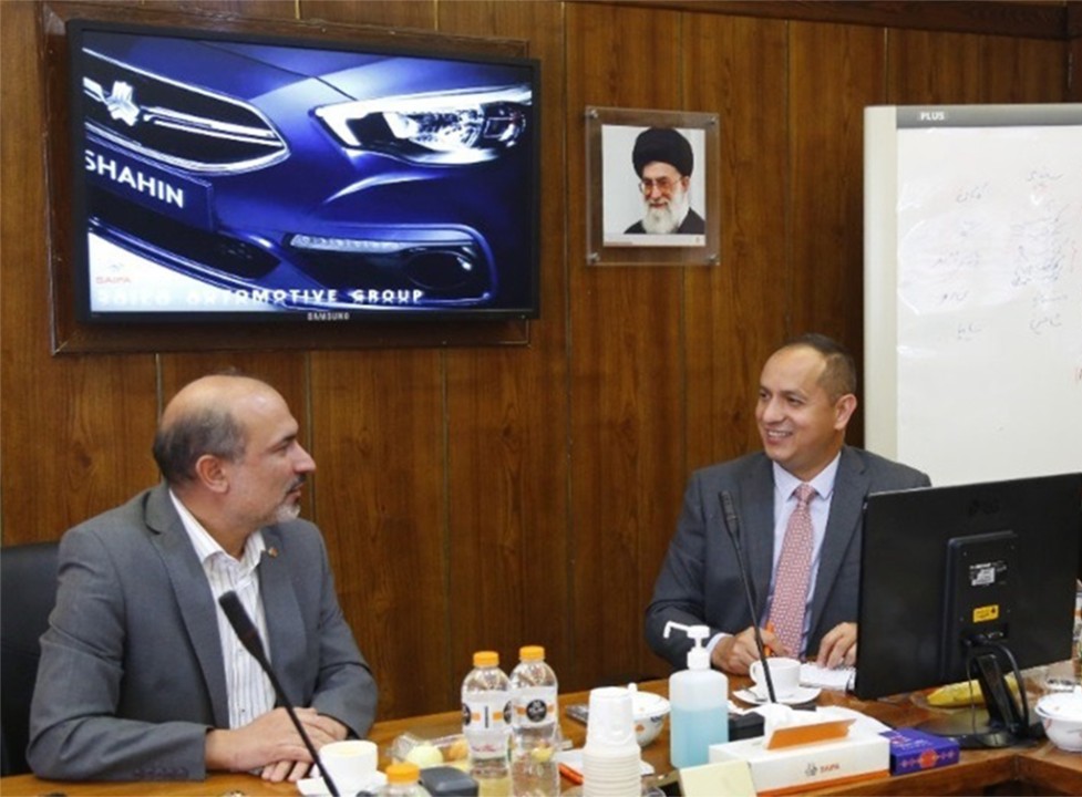 امضا تفاهم نامه وزیر حمل و نقل ونزوئلا با سایپا / تولید خودرو های ایرانی در ونزوئلا