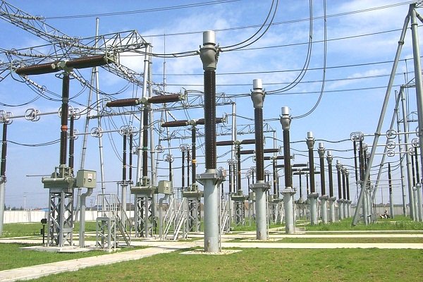 بیش از ۷۵ درصد برق تولیدی نیروگاههای برقابی کشور از حوضه کارون بزرگ تأمین میشود اما متأسفانه این حوضه امسال ۳۴ درصد آورد آبی کمتری نسبت به سال گذشته داشته است