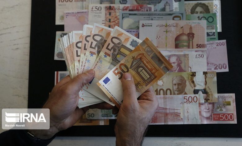 کشف ۱۳۸ میلیارد ارز قاچاق و ۲ میلیون دینار تقلبی در ایام اربعین